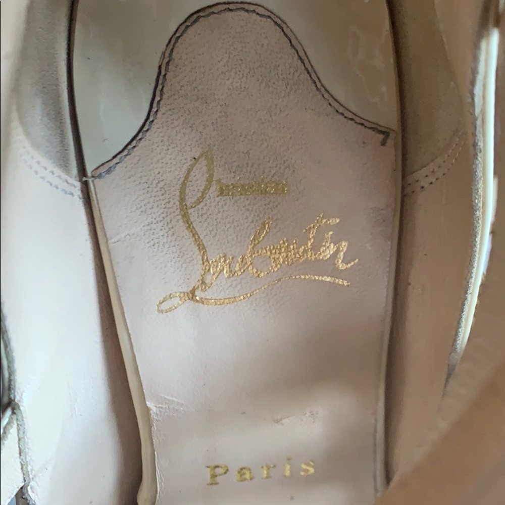 Christian Louboutin Differa SIGNED heels in nude - Picture 11 of 16
